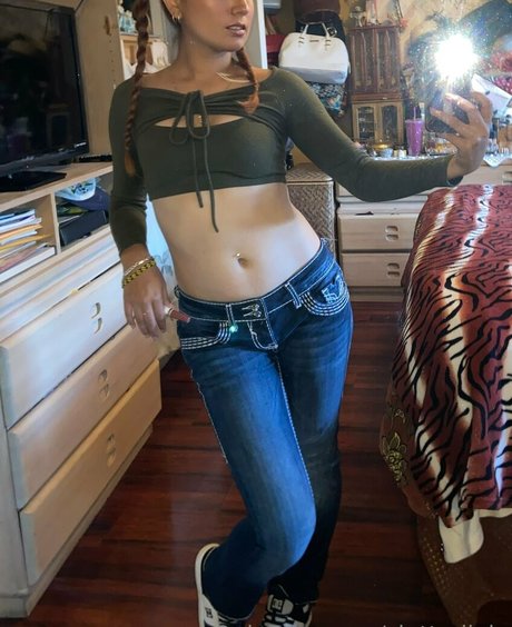 sluttedlola pornstar erotic archive