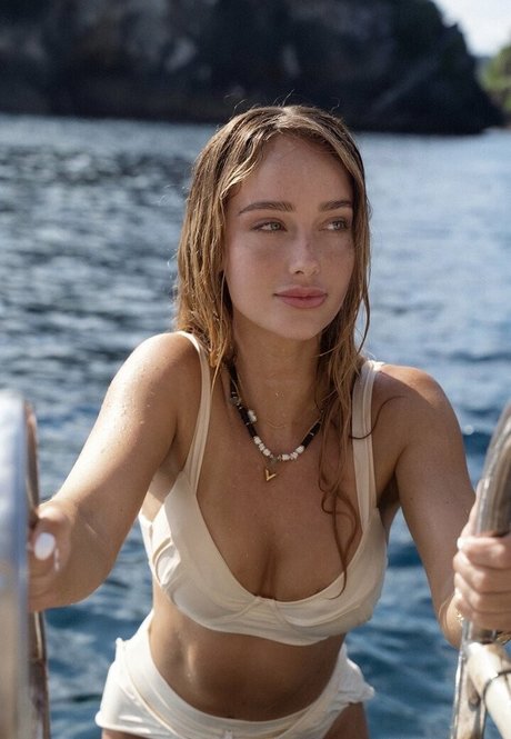 Brooklyn Kelly naked star galleries