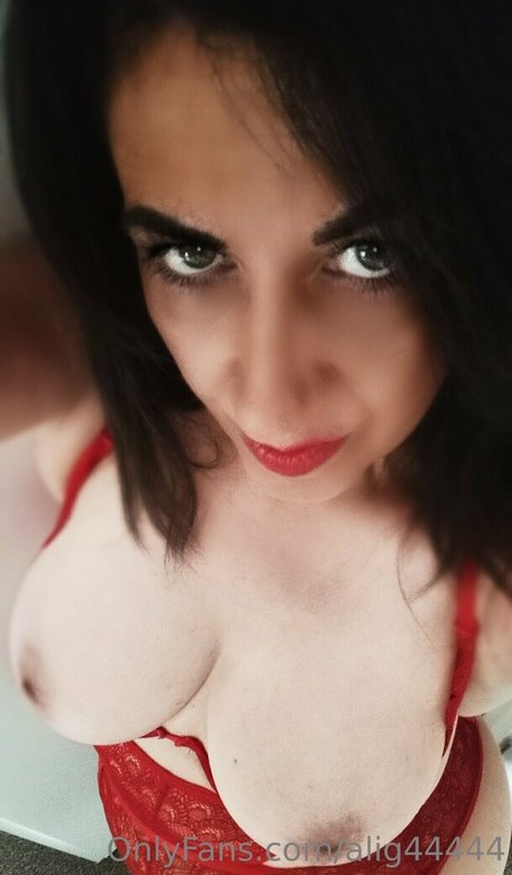 alig44444 pretty actress galleries