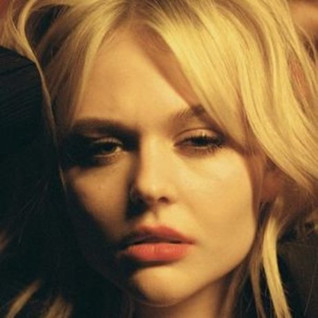 Emily Lind hd model photos