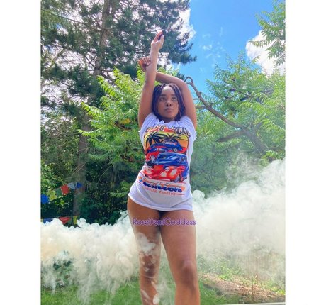 rosedemifree model sexy pic