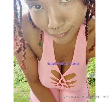 rosedemifree art model photo