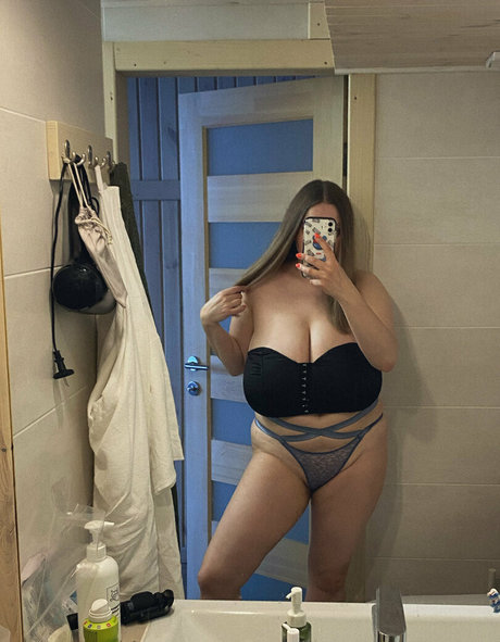 florence agapi star exclusive gallery