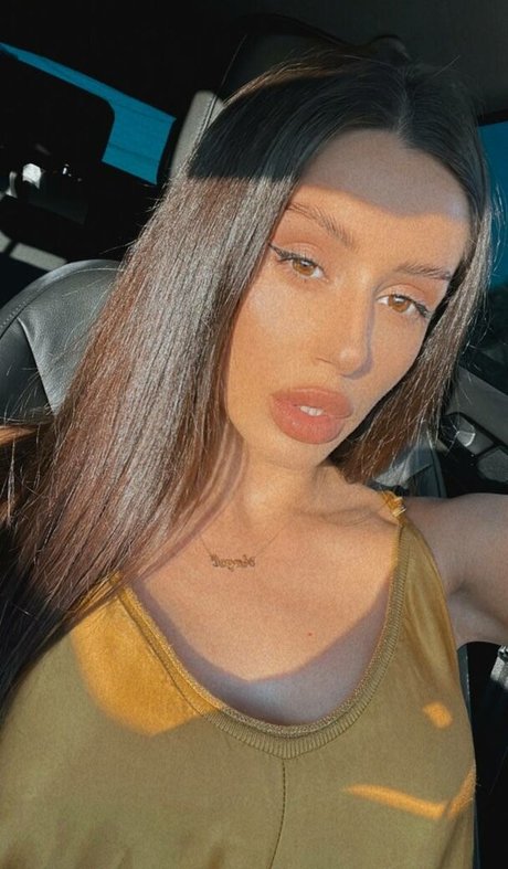 Adalline star high quality pics