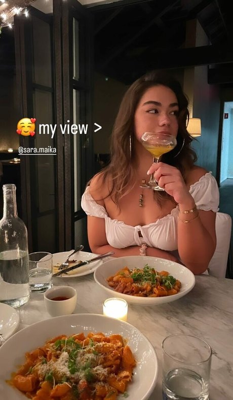 sara maika model adult image