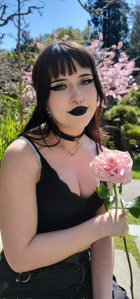 Rue Hernandez hd star photos