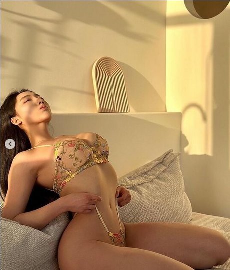 Stella Xu model porn images