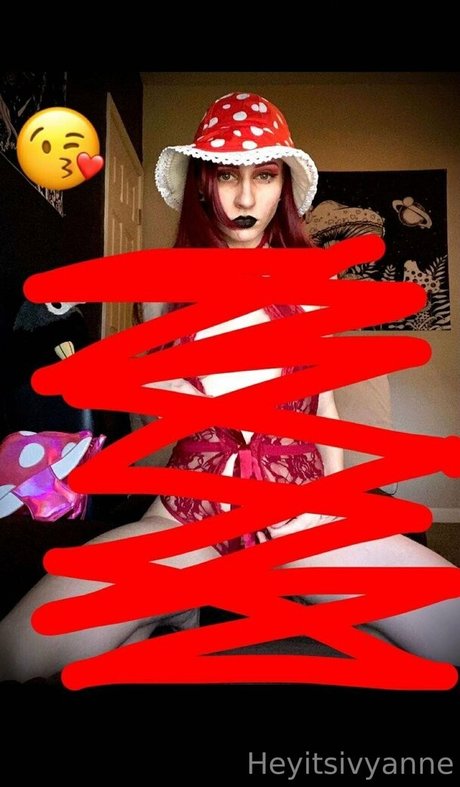 heyitsivyanne naked model photo