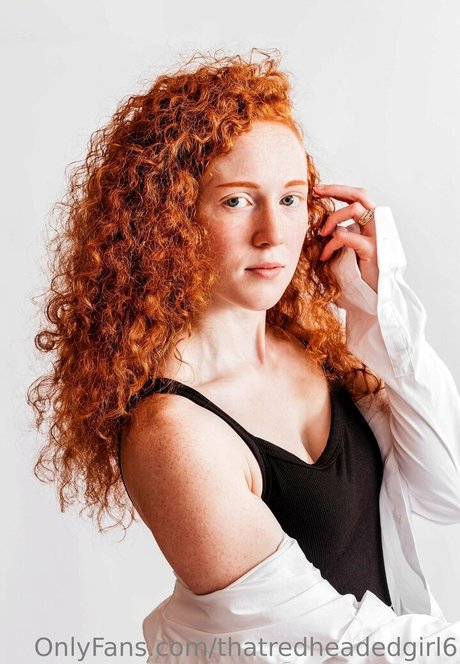 thatredheadedgirl6 pretty model img