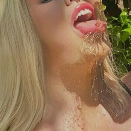 helloweenqueen star erotic pics