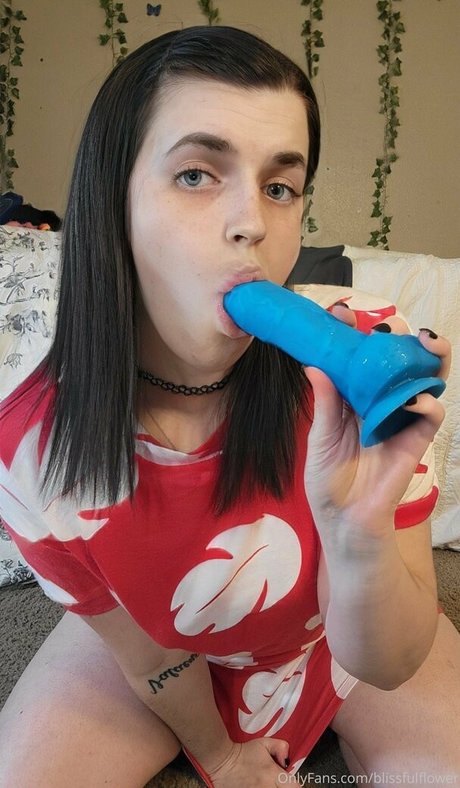 blisscatalog art model pic