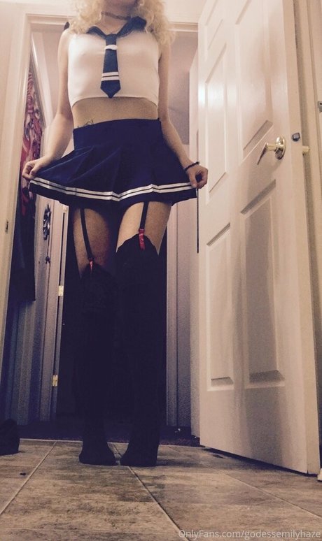 realemilyhaze model pornographic pics