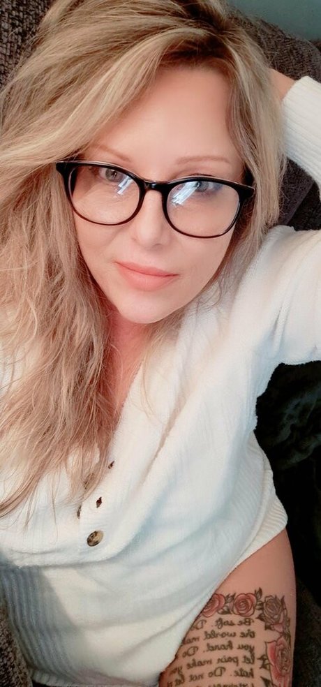 swimming pool onlyfans nudes photo