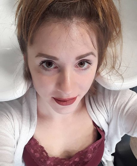 Merona ASMR pornstar pics