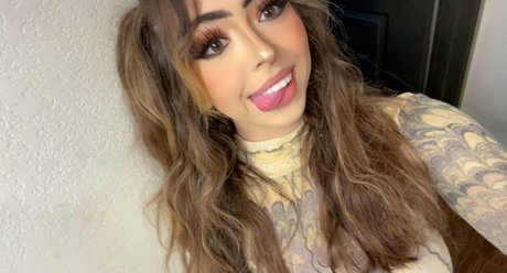 alenalovesxo model nude pic