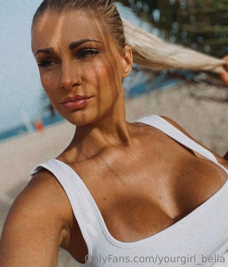 yourgirl bella sexy star photo