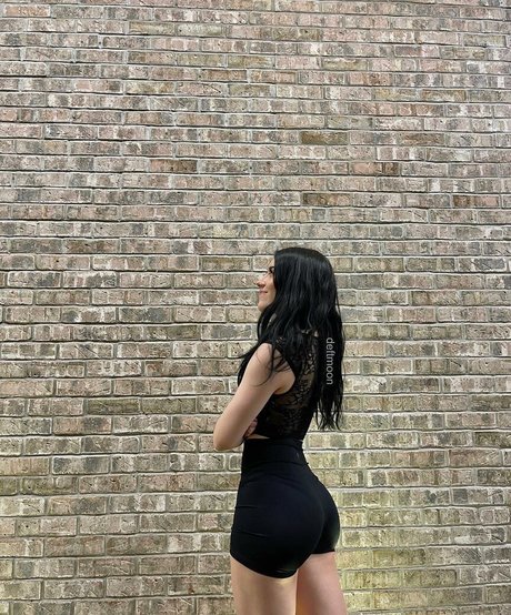 Shilynn Velez model pornographic image