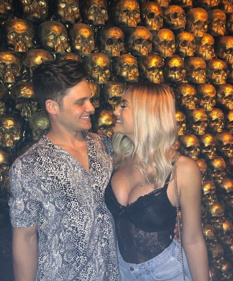 Holly Cloar nice pornstar gallery