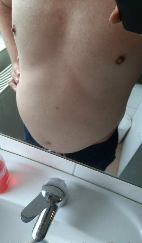 bellystuffingfan free actress photo