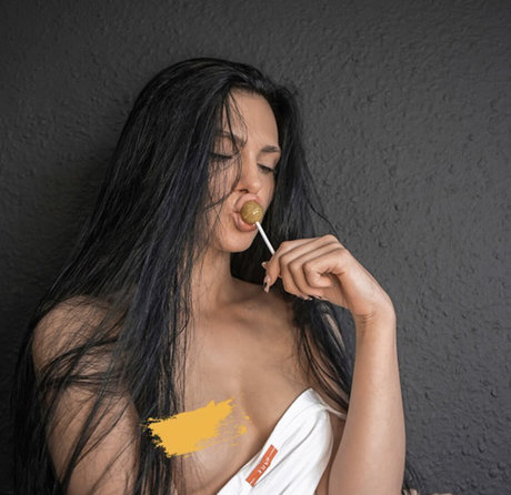 Diana Black pretty model galleries