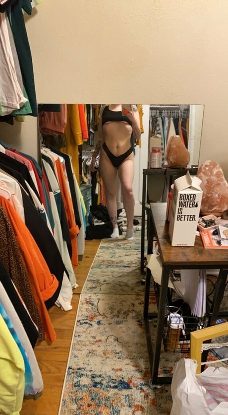 handj0bzbychelle free model pictures