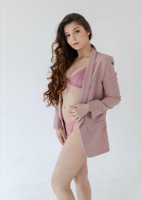 Leisy Lucy pornstar pretty image