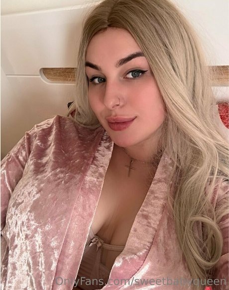 sweetbabyqueen naked model picture