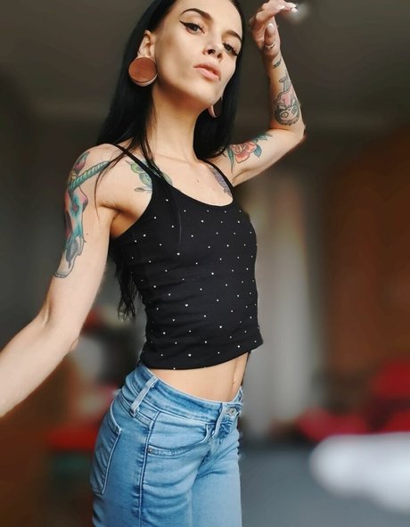 Satana696969 nice model pic