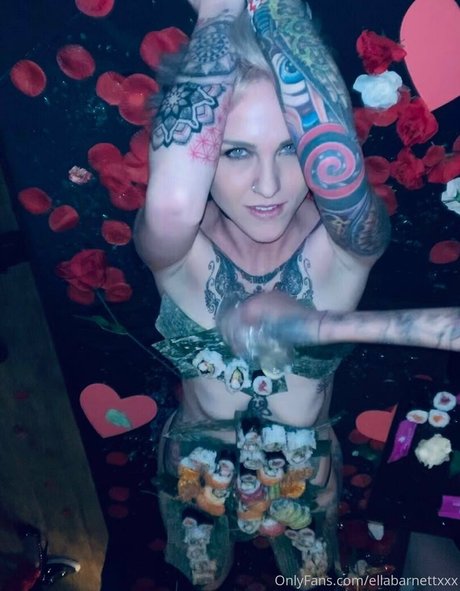 ellabarnettvip nude pornstar photo