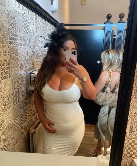 BustyBrunetteS top star picture