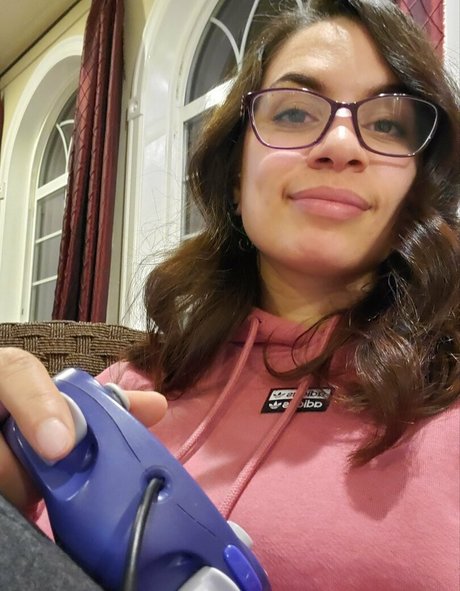 kikix91 model top pic