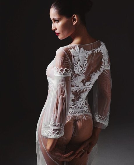 Laetitia Casta pretty model galleries