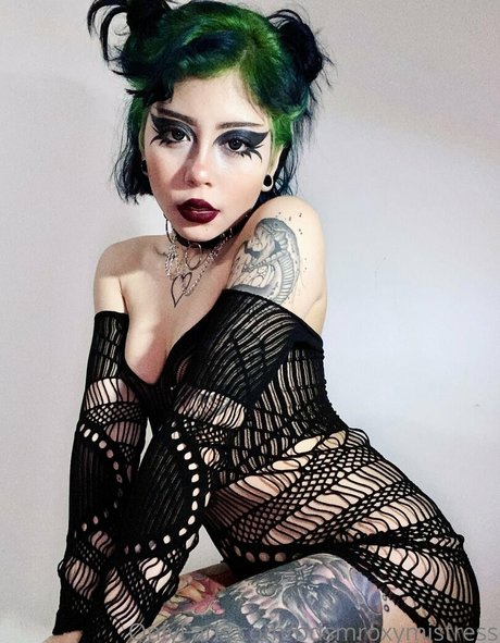 mistressroxybdsm pornographic model image