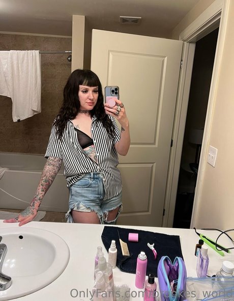 brookes world high quality actress photo