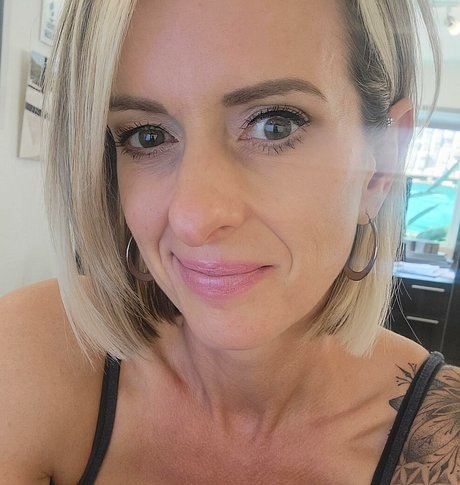 sweet n sexy erin naked pornstar gallery