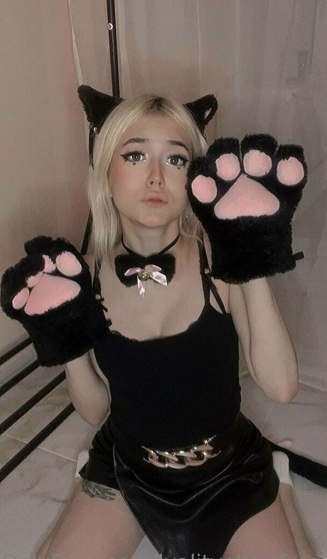 lyalitveliar free star hot picture