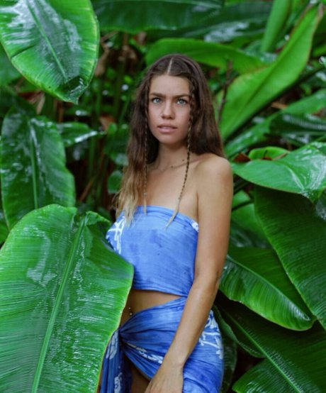 Chey212 model nudes picture