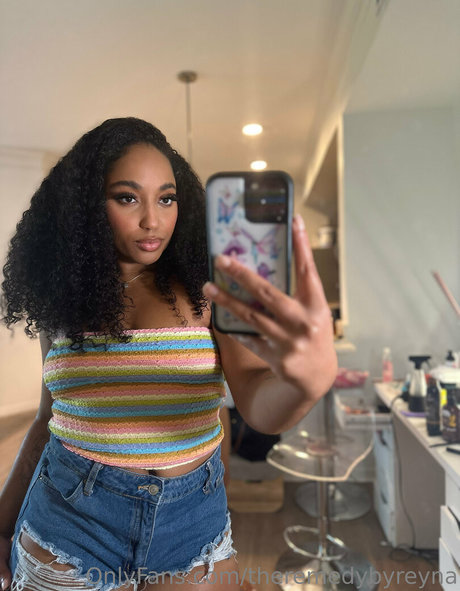 theremedybyreyna model hd image