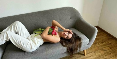 pregnant teacher onlyfans erotic image