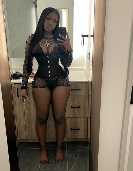 Animebaexox naked pornstar photos