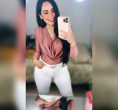 Julieta De Santos model naked photo