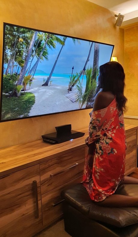 prettycollins art model pics