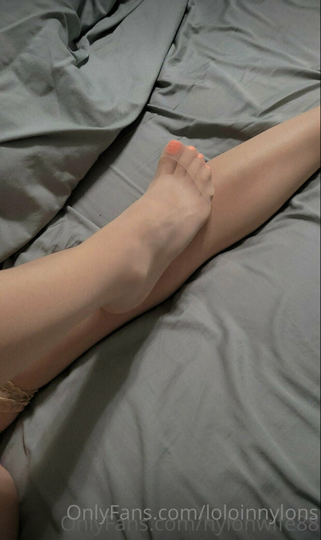 your favorite nylon girl art star img