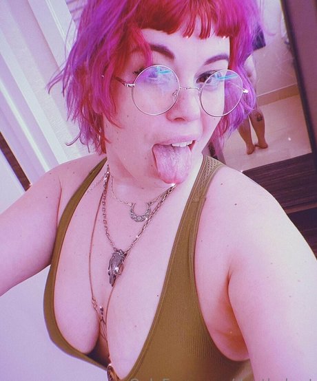 doethebrat model hot images