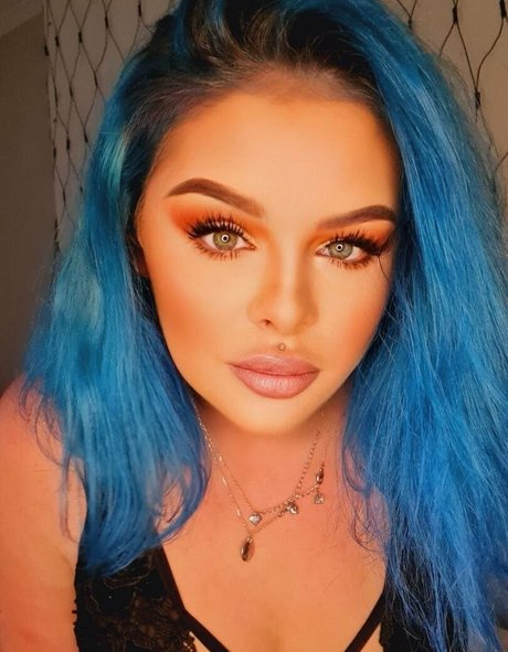 beckybeeofficial top model photo