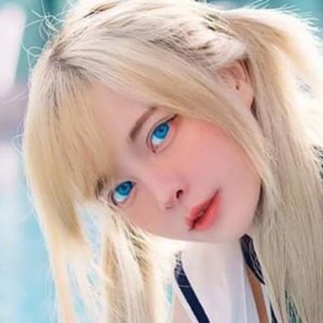 Le Josette model pretty pic