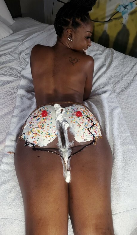 mirascarlett Profile pic