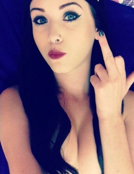 Songofasiren xxx model pic