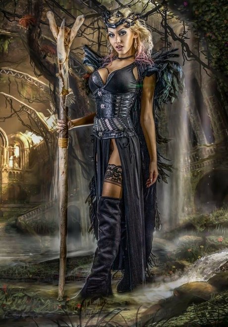 Griffin Maria art model pics