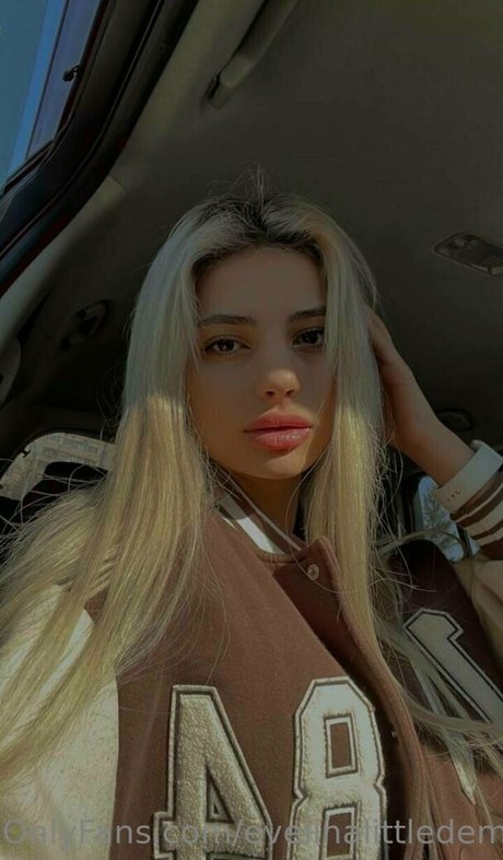 evelinalittledemon star nude images